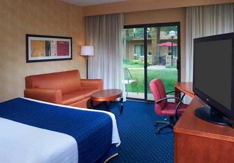 Courtyard By Marriott Chicago Naperville Pokój zdjęcie