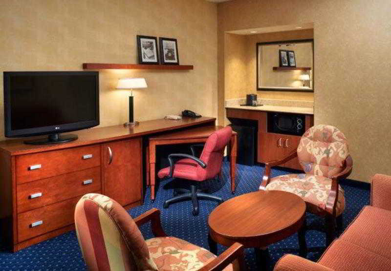 Courtyard By Marriott Chicago Naperville Zewnętrze zdjęcie